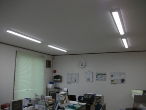 平成29年9月足立営業所内装LED工事